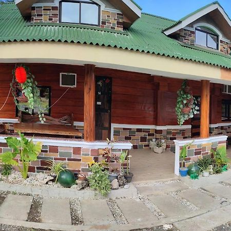 Blue Lagoon Inn, Пагудпуд Екстериор снимка